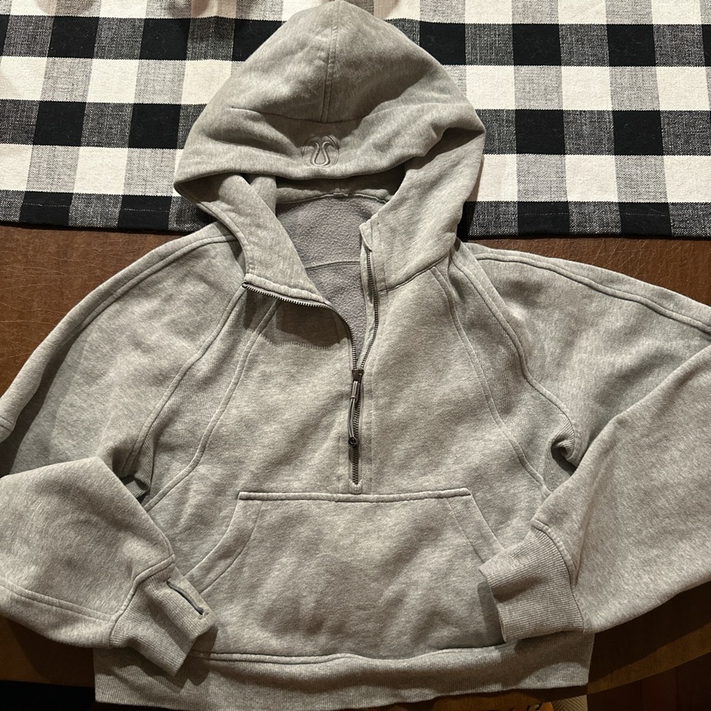 Lululemon grey scuba